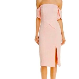 Elliatt Acacia Textured off shoulder Midi Dress L